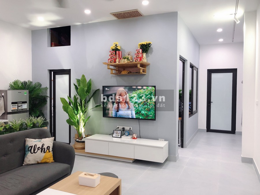 Nhà cũ nhỉnh 100 triệu/m2 Nguyễn Trọng Tuyển Tân Bình, dt 70m2, giá 6.99 tỷ, thương lượng