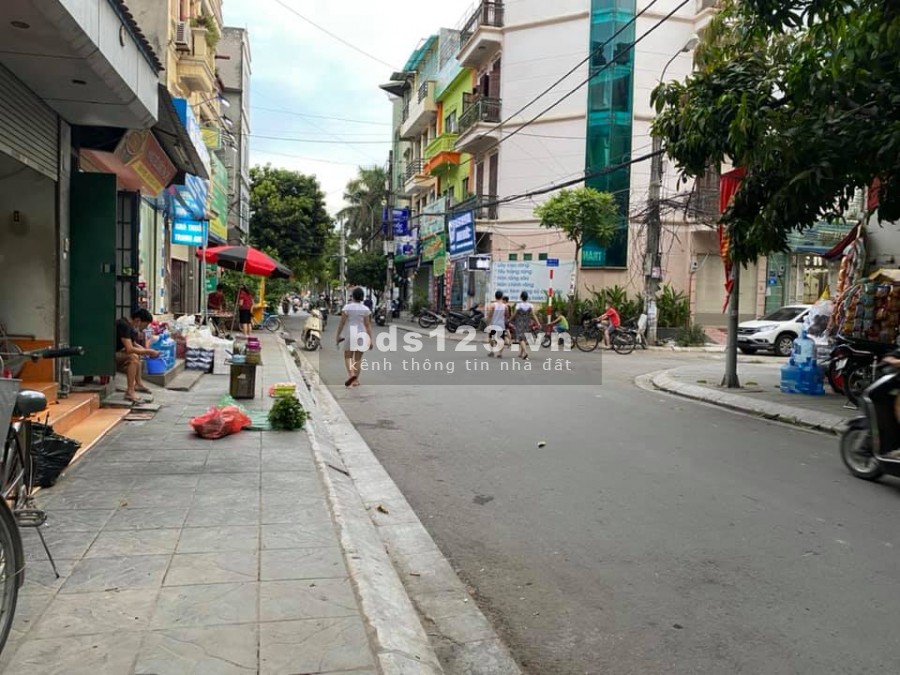 Bán nhà nguyên Xuân La mặt đường rộng, vỉa hè ô tô diện tích 40m2, giá bán 6.5 tỷ