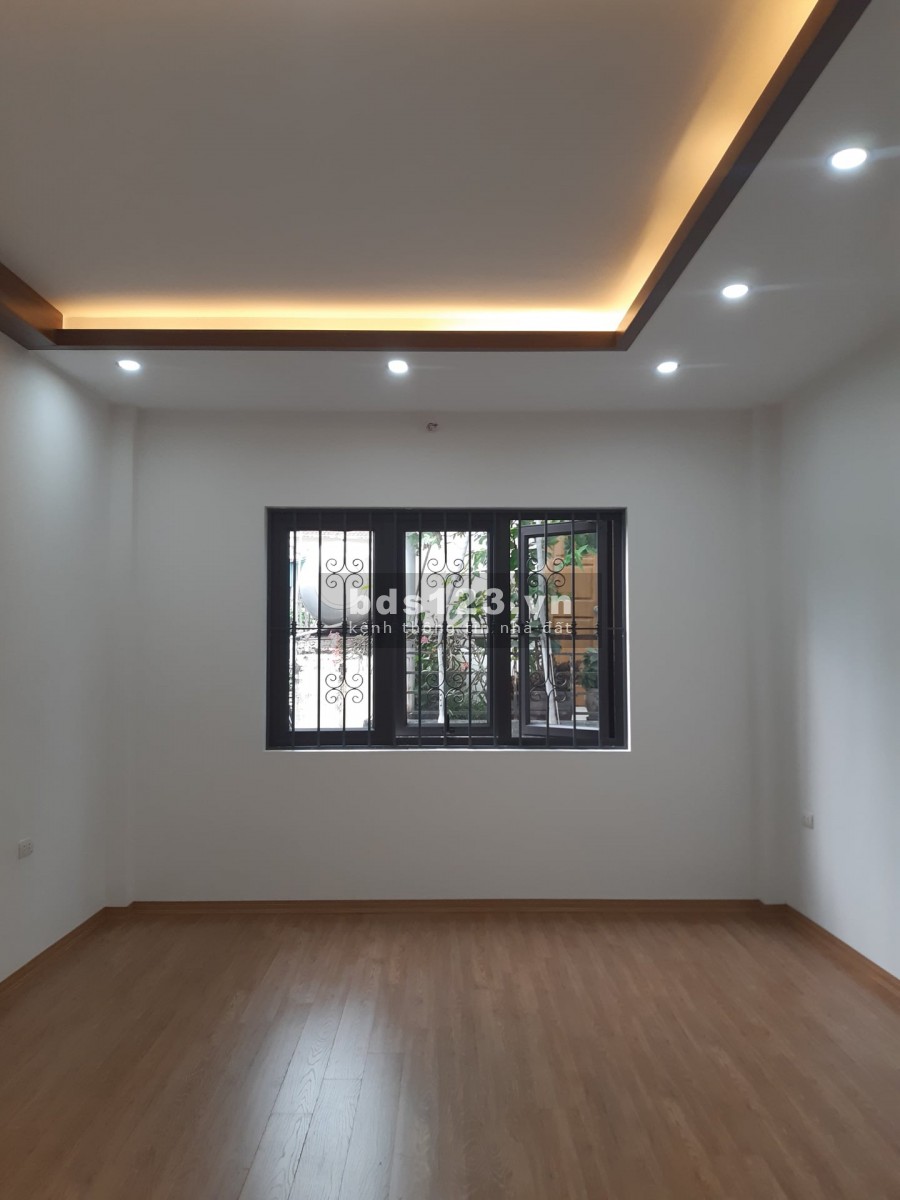 Bán nhà 30m2, 4 tầng, giá 4 tỷ, ngõ Đồng Nhân, nhà đẹp mới kính koong tặng nội thất xịn