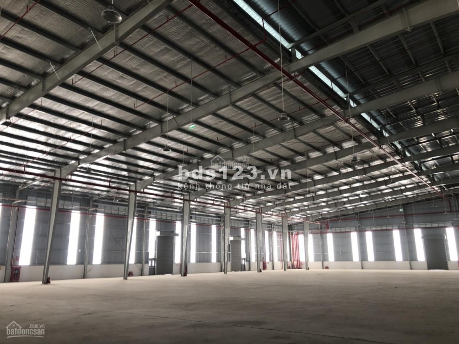 Cho thuê 2.000 - 10.000m2 kho, xưởng tại KCN Đài Tư, xe container tránh nhau, kho đạt tiêu chuẩn