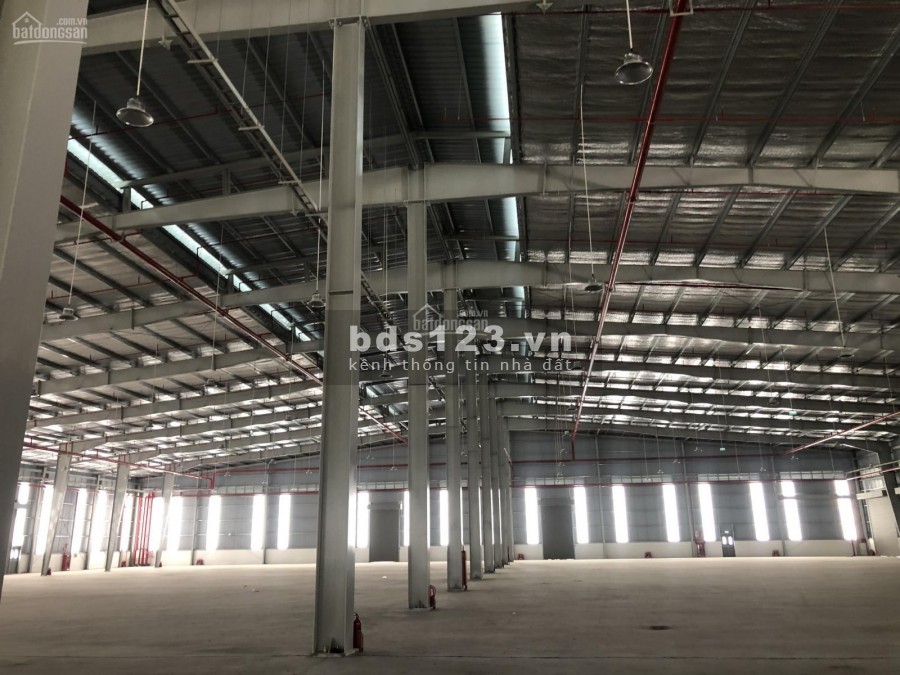 Cho thuê 2.000 - 10.000m2 kho, xưởng tại KCN Đài Tư, xe container tránh nhau, kho đạt tiêu chuẩn