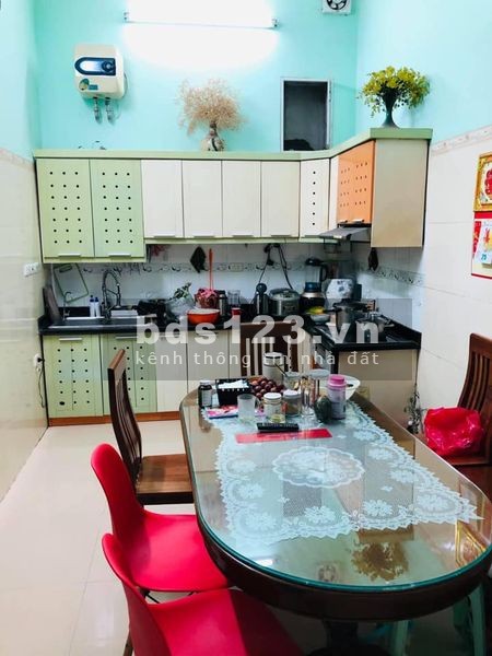 Bán nhà nguyên căn mặt phố kinh doanh mọi loại hình, giá hạt dẻ, sổ vuông đẹp, sẵn giao dịch