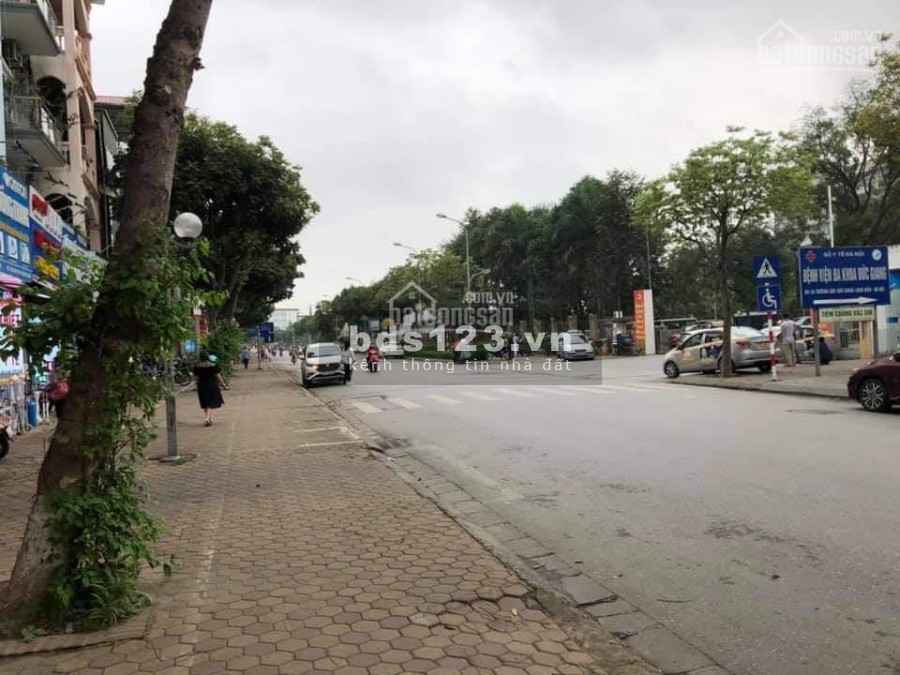 Bán nhà mặt phố Trường Lâm, đối diện bệnh viện Đức Giang, 57m2, giá 8.7 tỷ, siêu hiếm, vỉa hè rộng