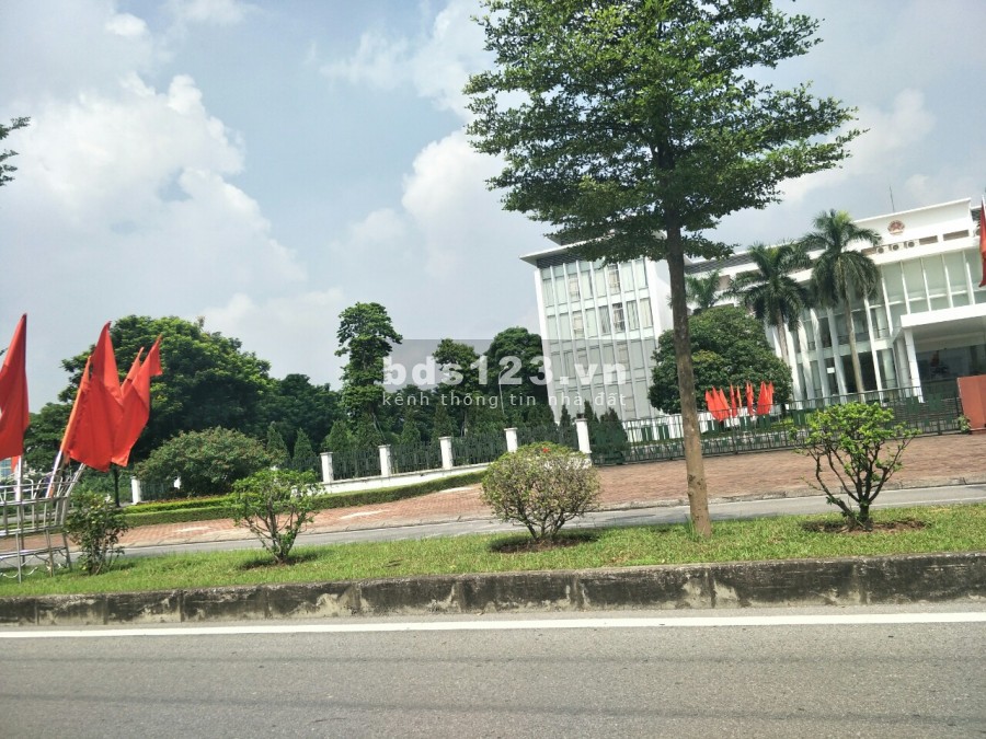 Bán nhà mặt phố Trường Lâm, đối diện bệnh viện Đức Giang, 57m2, giá 8.7 tỷ, siêu hiếm, vỉa hè rộng