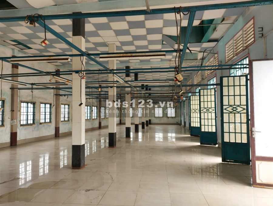 Cần bán đất kho xưởng tại Thị trấn Đức Hoà, Long An, diện tích 2800m2, giá bán 48 tỷ