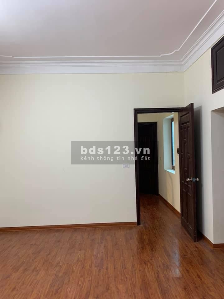 Đội Cấn Quận Ba Đình diện tích sử dụng 90m, 3 tầng đúc, ngõ rộng thông, 55m ra ôtô