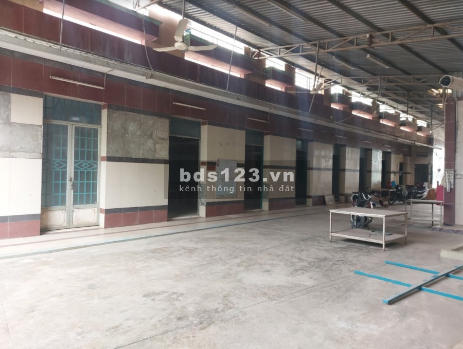 Cần bán đất kho xưởng tại Thị trấn Đức Hoà, Long An, diện tích 2800m2, giá bán 48 tỷ