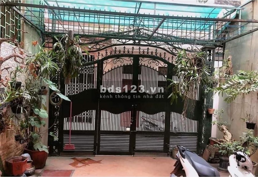 Bán nhà Yên Hoà, nhà đẹp ở ngay, diện tích sử dụng 60m2 giá bán chỉ 5 tỷ, sổ sẵn