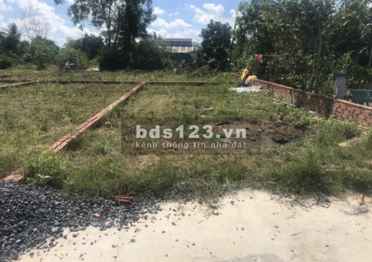 Cần bán gấp lô đất 80m2 đường Hoàng Phan Thái, xã Bình Chánh sổ hồng riêng