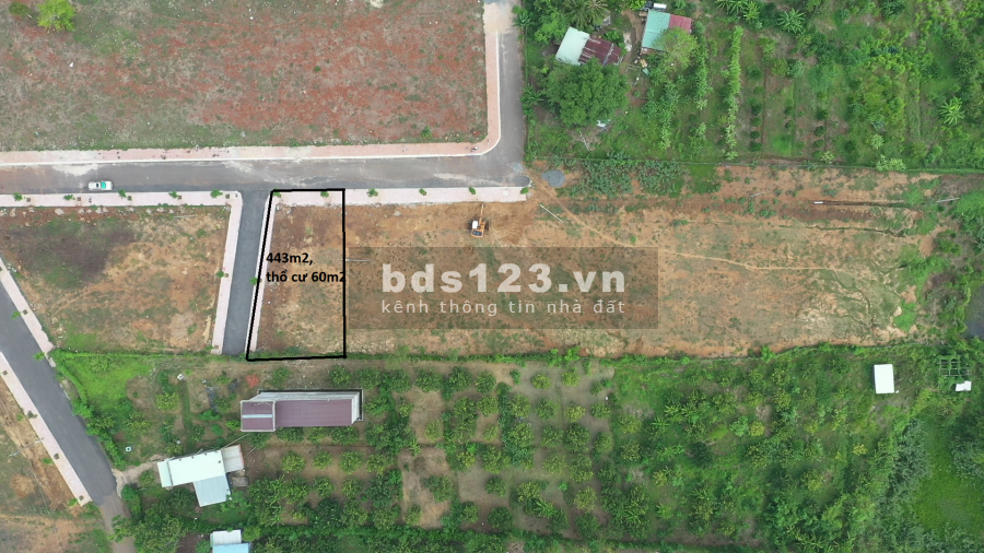 Còn 1 lô góc 2 mặt tiền dt 450m2 giá 4.95 triệu/m2 sổ đỏ tại KP3 Hắc Dịch Phú Mỹ