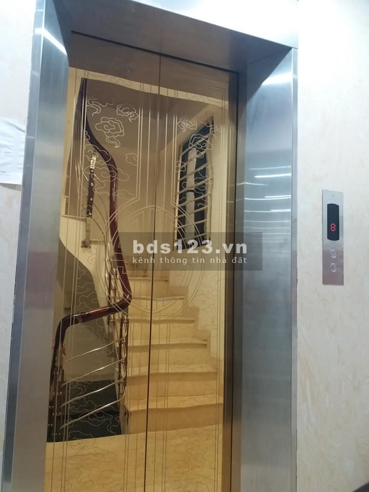 Bán nhà MP Trung Kính Quận Cầu Giấy 8 tầng, 100m, trụ sở bank, giá giảm mạnh còn: 38 tỷ