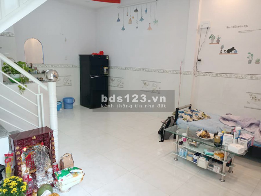 Bán nhà nát diện tích sử dụng 46m2 Quận 10 giá chỉ 4,9 tỷ, không quy hoạch, sổ riêng