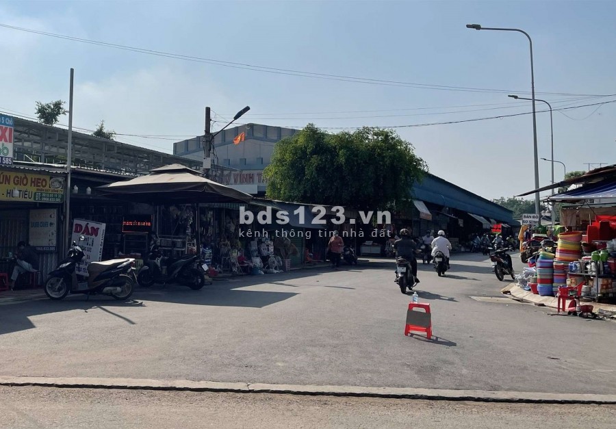 Cần tiền trả nợ NH, tôi cần bán lô đất ở khu công nghiệp VSIP, thổ cư 100%, bàn giao ngay