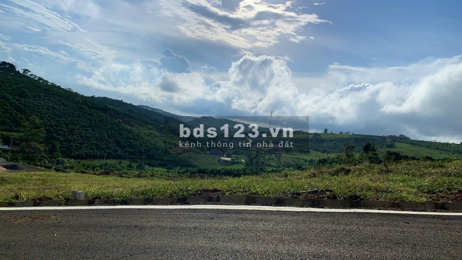 Bán lô đất chính chủ, diện tích 100m2 đất trung tâm Bảo Lộc, chỉ 760 triệu, sổ sẵn công chứng ngay