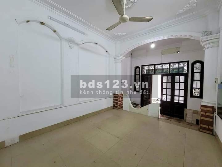 Bán nhà Nguyễn Chí Thanh Đống Đa, diện tích 52m2 5 tầng mặt tiền 4m, giá 7.2 tỷ, lô góc