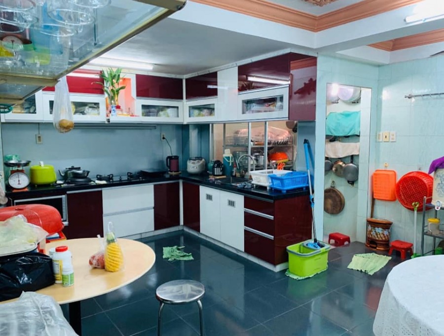 Nguyễn Văn Dung, hẻm xe hơi 1 xẹt, diện tích sử dụng 6x20m, đúc 5 tầng giá chỉ 22 Tỷ
