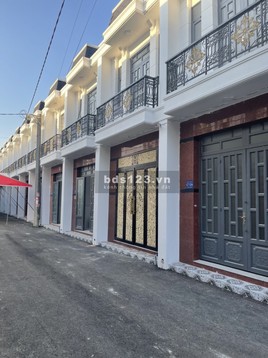 Nhà phố sổ riêng Long Hòa, Long An