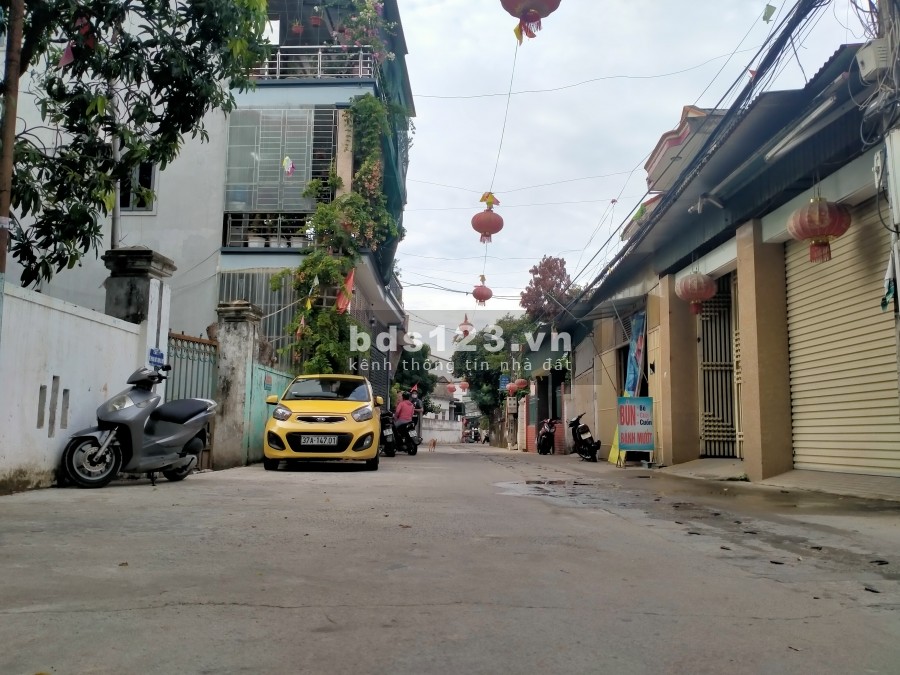 Bán nhà 3 tầng mặt đường Đặng Nguyên Cẩn Tp Vinh 95,6m2 giá 3,xx tỷ Hướng TTM, có thể Kinh Doanh