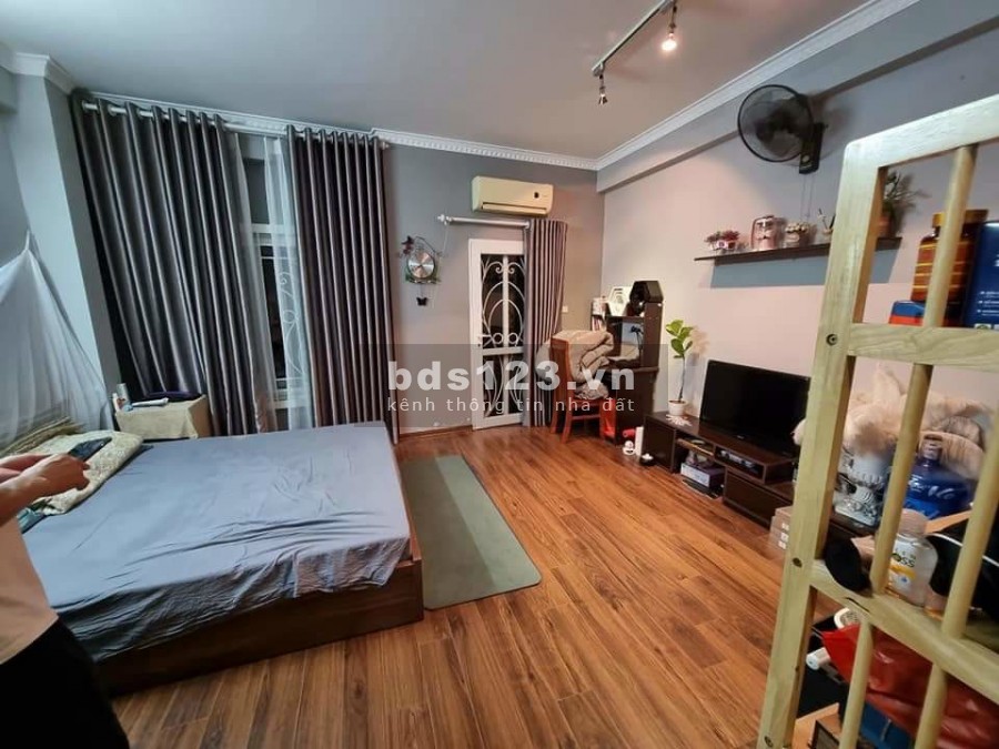 Bán nhà Nguyễn Khánh Toàn ngõ thông tiện ích cao, diện tích 62m2, 4 tầng, giá 6 tỷ
