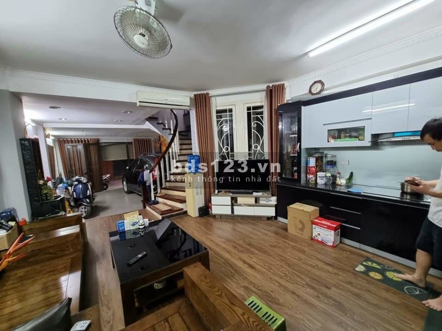 Bán nhà Nguyễn Khánh Toàn ngõ thông tiện ích cao, diện tích 62m2, 4 tầng, giá 6 tỷ
