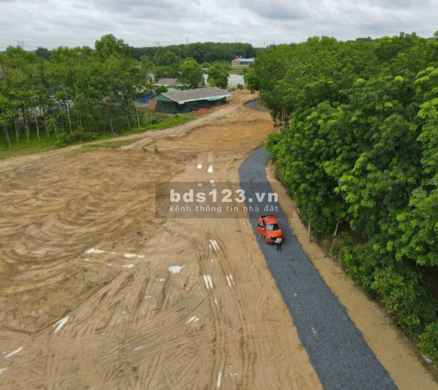 Đất phường Phú Chánh, Bình Dương, diện tích sử dụng 351m2 giá 1 tỉ 380 triệu, sổ sẵn