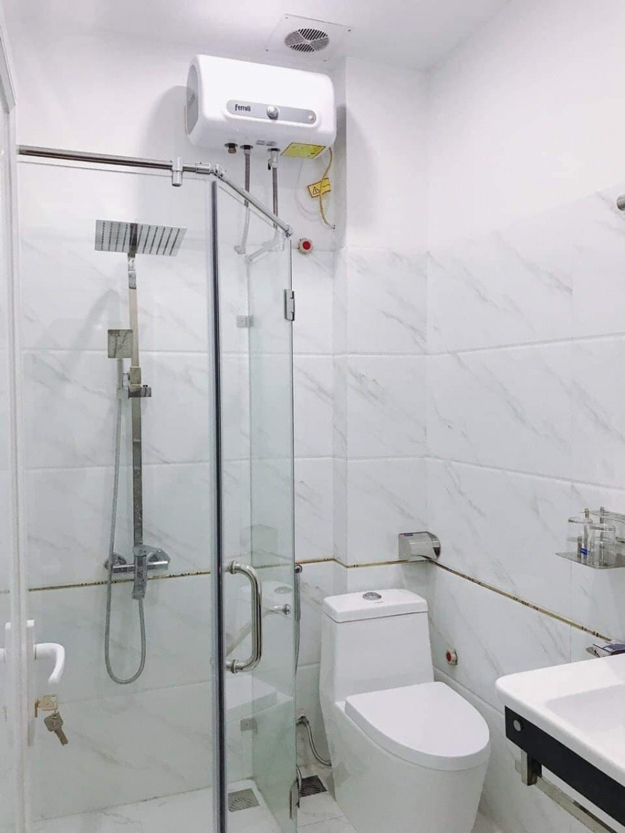 Bán nhà siêu hiếm phố Lạc Trung, nhà đẹp dt 85m2, bao rộng, 6 pn, ở sướng, giá 6.9 tỷ.