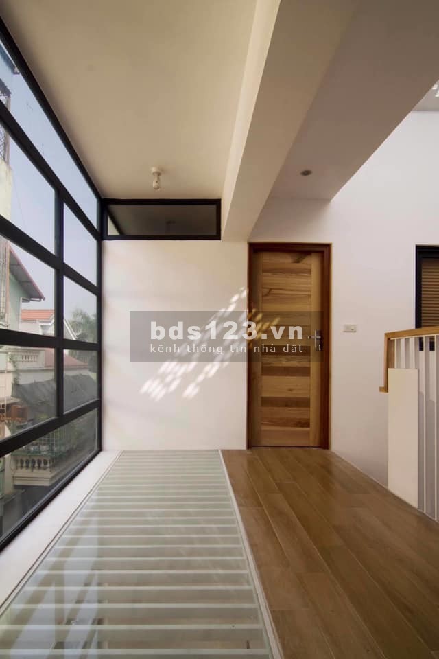 Mặt phố Hồng Tiến, 6 tầng, đang cho thuê kinh doanh, giá bán 13.9 tỷ, liên hệ 0904882258