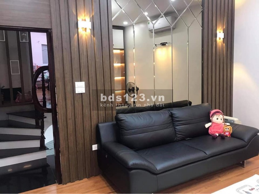 Bán nhà nguyên căn chính chủ Minh Khai, ô tô vào nhà view City dtsd 57m2, giá nhỉnh 9 tỷ