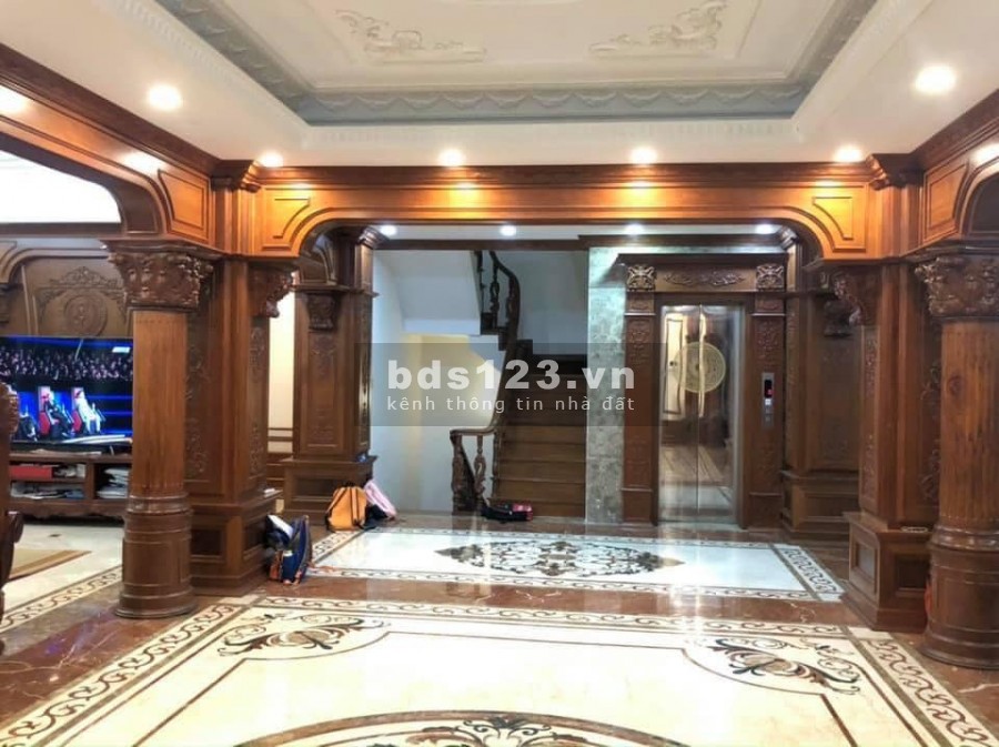 Biệt Thự Trung Kính lô gốc nội thất sang trọng thang máy dt 290m2 gara rộng giá 76 tỷ
