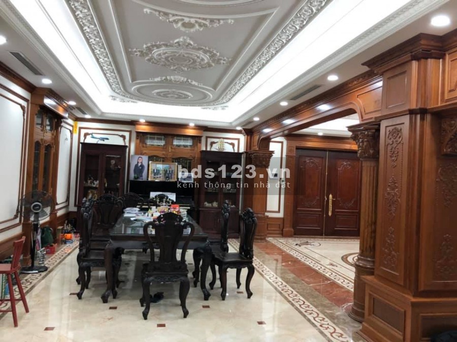 Biệt Thự Trung Kính lô gốc nội thất sang trọng thang máy dt 290m2 gara rộng giá 76 tỷ
