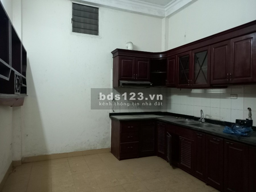 Bán nhà Lạc Long Quân ngõ thông, ô tô tránh, ở, KD đều tiện lợi. 45m2x4T, MT3.5m, giá nhỉnh 6 tỷ