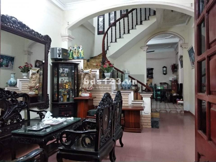 Bán nhà nguyên căn Dịch Vọng, Cầu Giấy, giá 70 triệu/m2, diện tích 80m2, 4 tầng, lh 0973086353