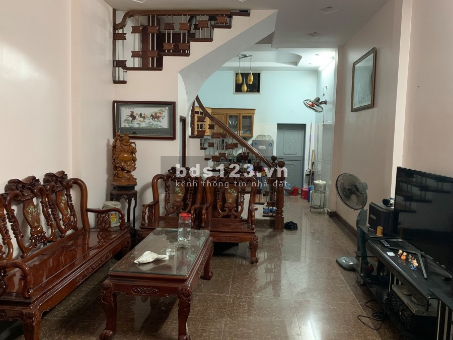 Bán Nhà Tuyệt Đẹp Ngõ 13 Phố Lĩnh Nam Ngõ To Như Phố Dt 37m x 5T Giá 2.7 Tỷ