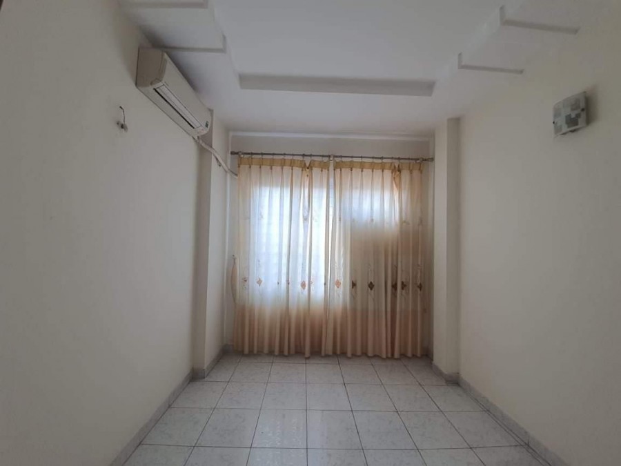 Bán nhà Võ Chí Công, Quận Cầu Giấy, đúc kiên cố 5 tầng giá bán chỉ 3,48 tỷ, sổ chính chủ