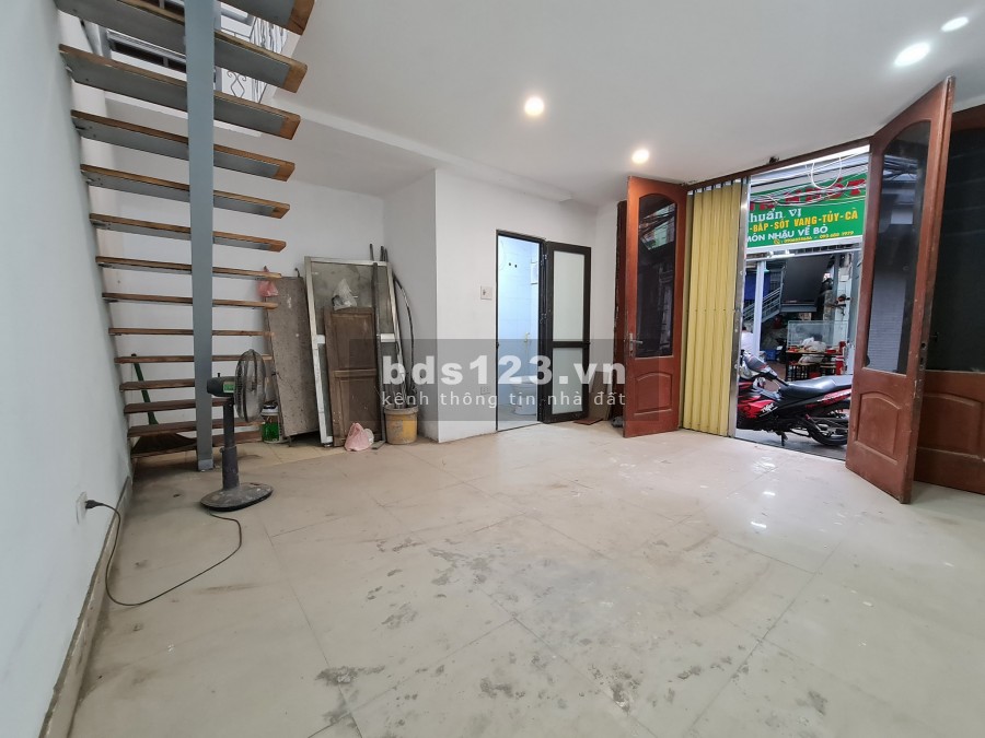 Bán nhà Minh Khai - Hoàng Mai, ô tô đỗ cửa, kinh doanh mọi mọi hàng, 32m2, giá chỉ 2,75 tỷ
