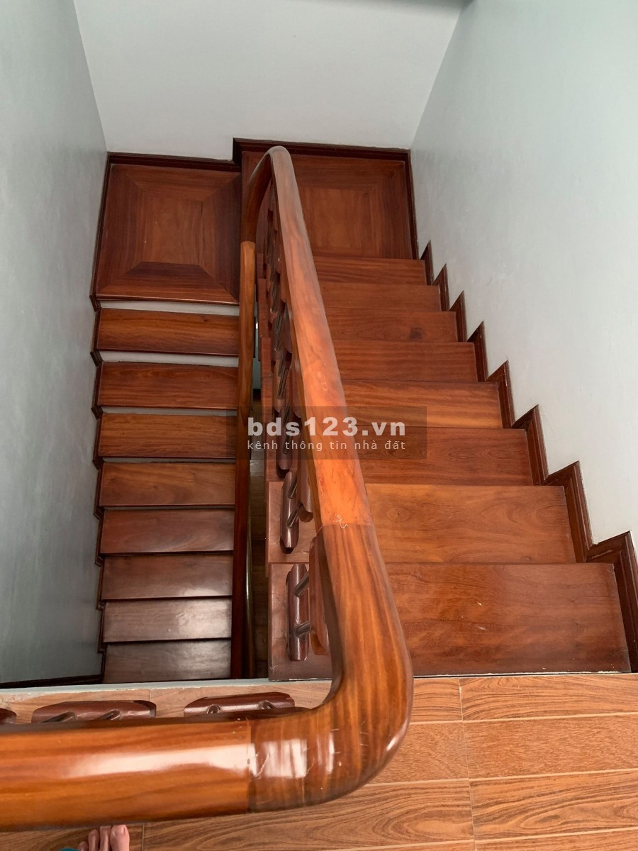 Bán Nhà Tuyệt Đẹp Ngõ 13 Phố Lĩnh Nam Ngõ To Như Phố Dt 37m x 5T Giá 2.7 Tỷ