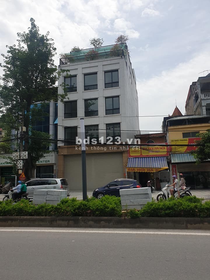 Tòa nhà văn phòng mặt phố Lạc Long Quân 6 tầng 1 hầm diện tích 260m2, mặt tiền 8.7m, gía 73 tỷ