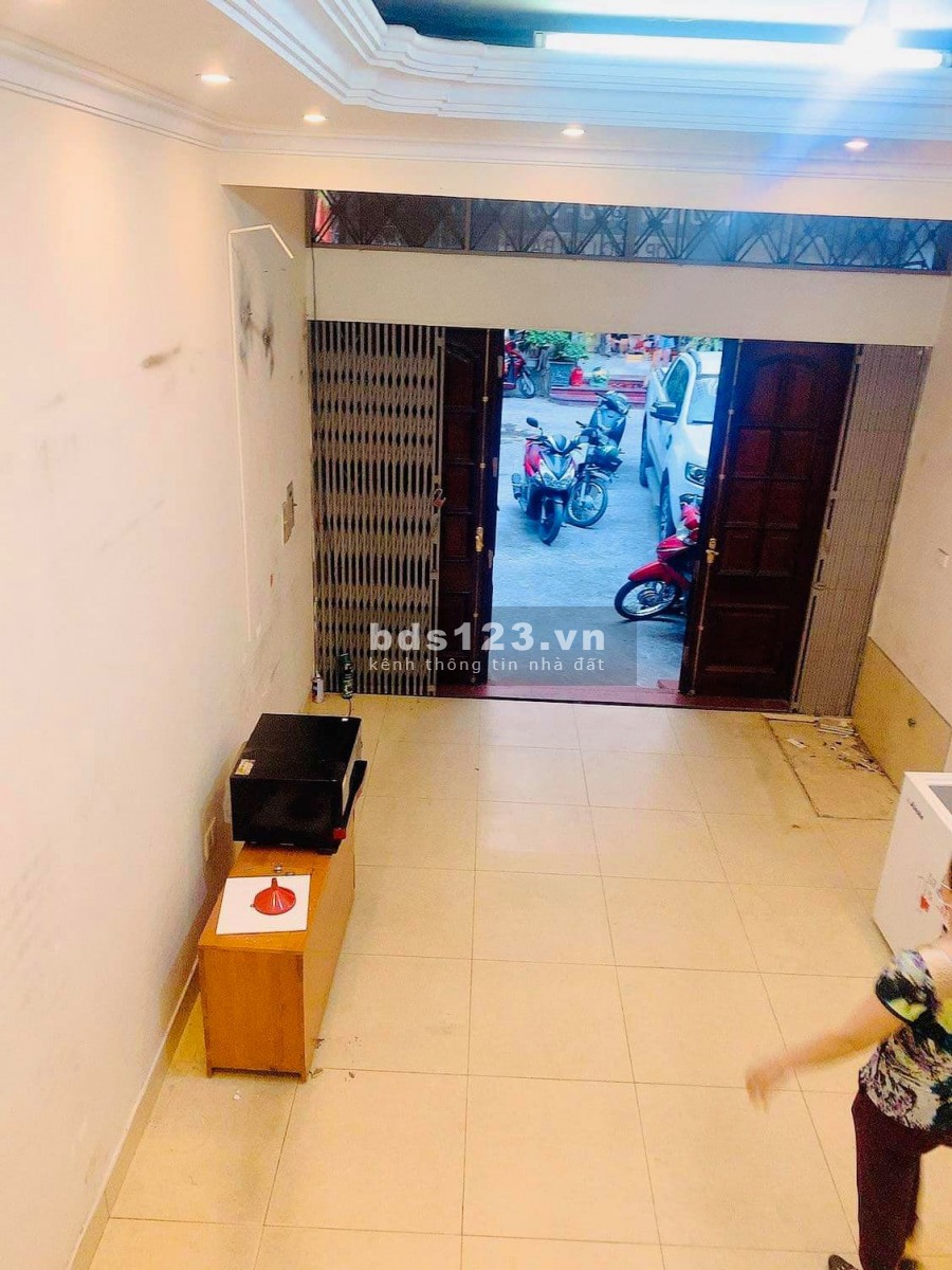 Bán nhà nguyên căn phố Trần bình, Cầu Giấy, siêu vị trí, sổ đỏ, dt 46m2, giá nhỉnh 5 tỷ
