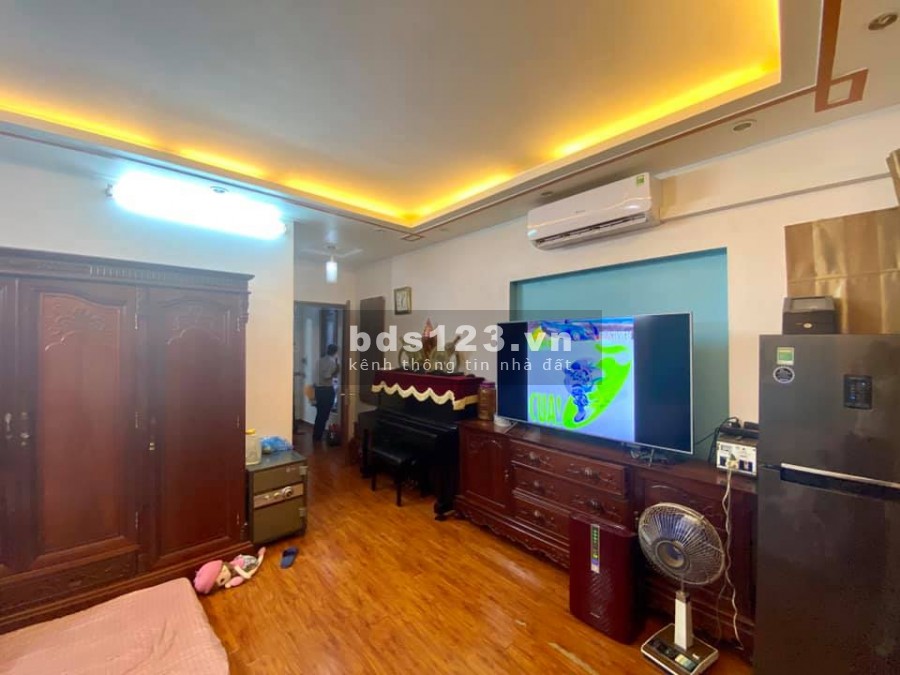 Bán nhà mặt Pháo Đài Láng Đống Đa, kinh doanh 35m2x4 tầng, 5.35 tỷ.LH 097968259.
