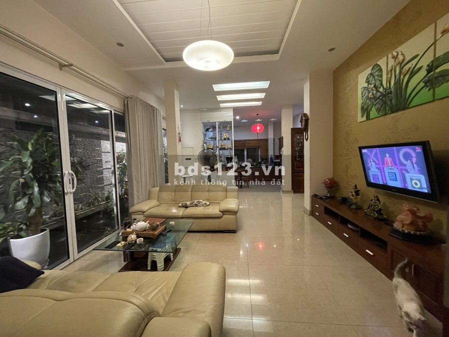 Bán nhà biệt thự khu Vip sang trọng kinh doanh diện tích 155m2, 4 tầng, mặt tiền 9.3m, giá 25.5 tỷ