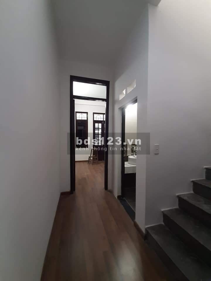Cần bán gấp nhà phố Nguyễn Chính 44m*5 tầng, 6 Ngủ,mặt tiền 4m, Ô tô đỗ cửa, Kinh doanh.