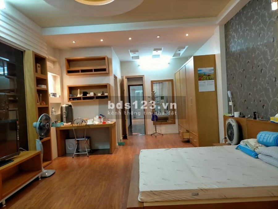 Nhà đẹp nguyên căn Nguyễn Hoàng tặng nội thất, dân trí cao, an sinh đỉnh, đúc 5 tầng kiên cố