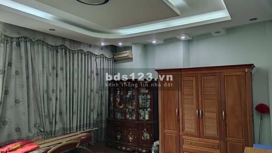 Nhà mặt ngõ Thạch Bàn diện tích sử dụng 75m2, 5 tầng mặt tiền 5.2m, gara, giá 6.2 tỷ