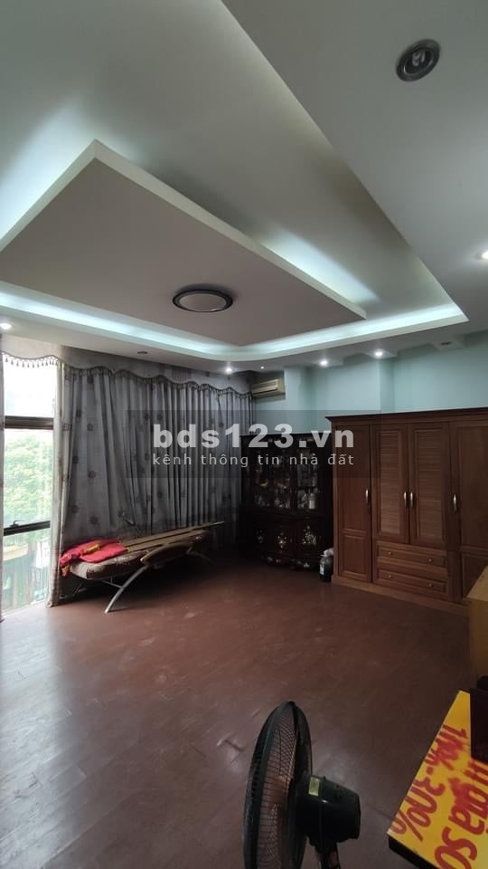 Nhà mặt ngõ Thạch Bàn diện tích sử dụng 75m2, 5 tầng mặt tiền 5.2m, gara, giá 6.2 tỷ