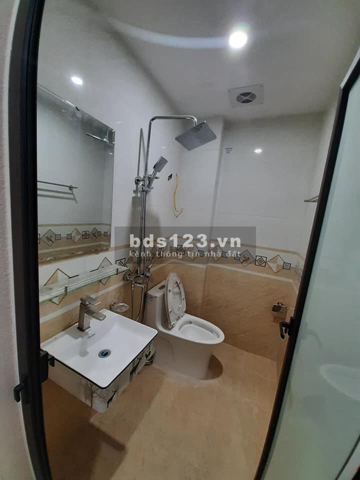 Bán nhà Đa Sỹ, diện tích sử dụng 35m2, nhà đẹp, giá 2.5 tỷ, liên hệ xem nhà 0976579497