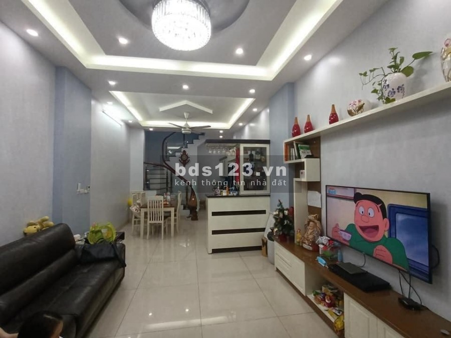 Cần bán gấp nhà Trần Đại Nghĩa, kinh doanh văn phòng 48m2, đúc 5 tầng, giá bán 9 tỷ. 098.724.0775.