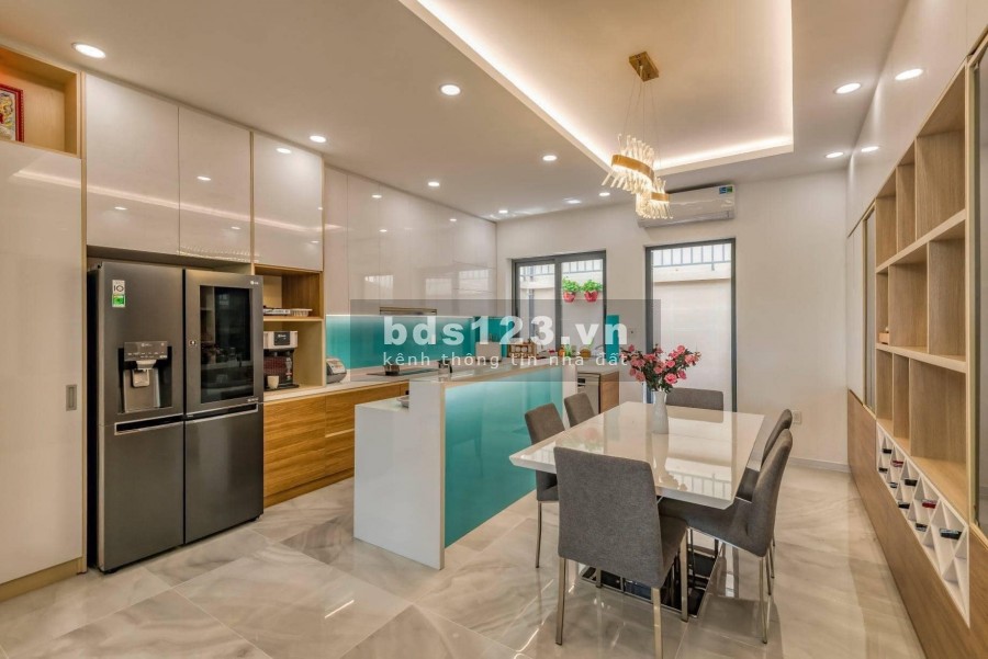 Bán nhà mặt phố Chùa Quỳnh, dt 65m2, mặt tiền 7m, giá 9 tỷ, vỉa hè ô tô tránh, kinh doanh
