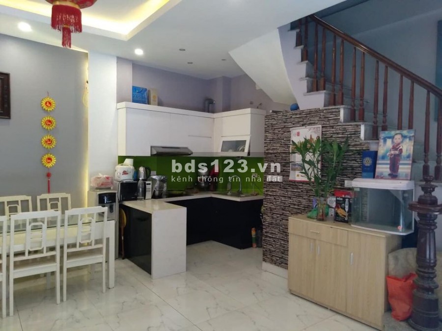 Cần bán gấp nhà Hoàng Ngân lô góc diện tích sử dụng 37m2, 5 tầng, giá bán 3.1 tỷ