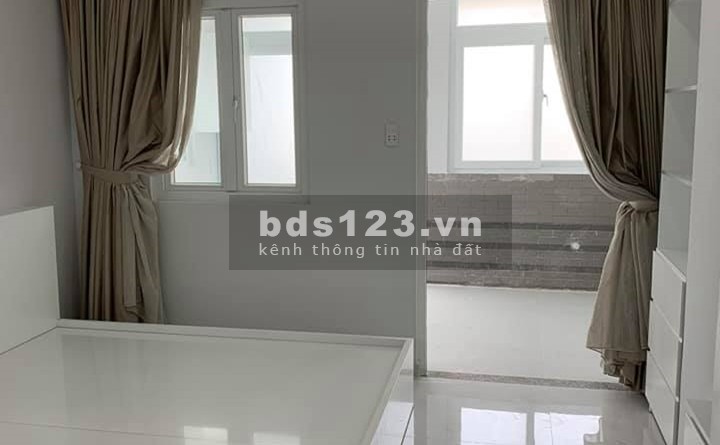 Bán nhà đẹp, Giá rẻ, Đường Lạc Long Quân Quận Tân Bình, 46m2 tặng kèm nội thất