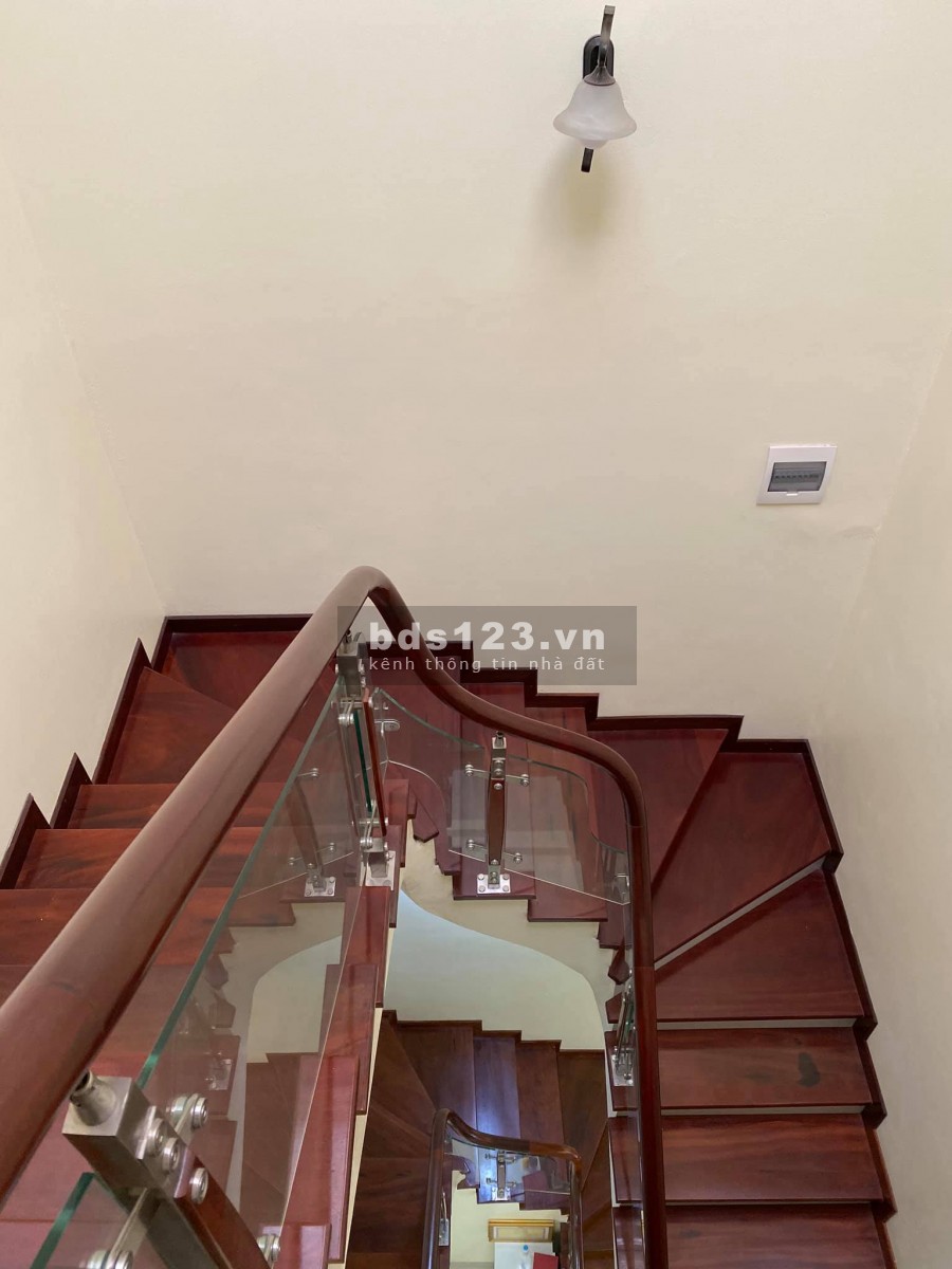 An Dương Vương, nhà đẹp ở ngay, ô tô đỗ cửa, hai thoáng, nội thất xịn, dtsd 45m2, giá 4,8 tỷ